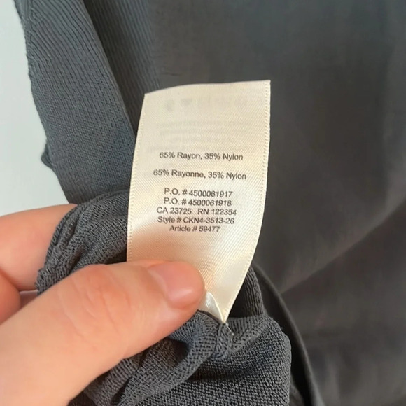 Aritzia Wilfred Palmier Lightweight Side Slit Top Size M - Picture 9 of 9